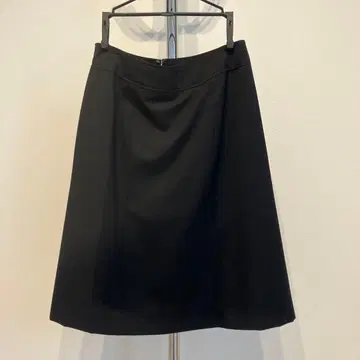 블랙 A라인 스커트