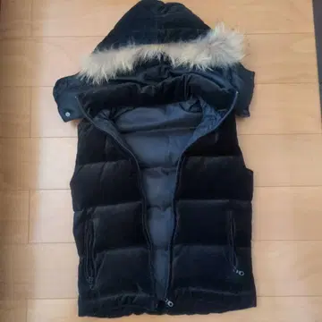 ABAHOUSE 후드 부착 블랙 다운 베스트