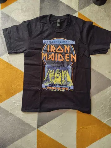 Iron Maiden 도쿄 공연 티셔츠