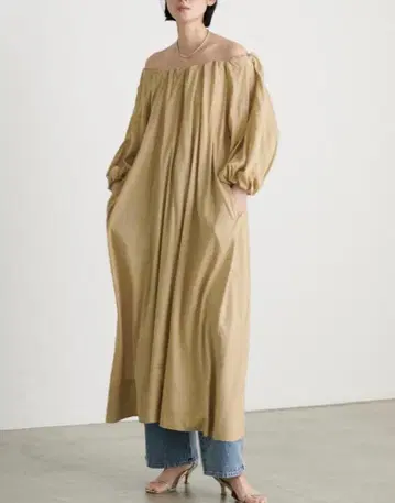 [미사용 새상품] LARUTA 백리본 턱 볼륨 원피스