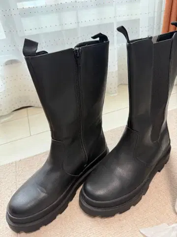 컨디션 최상 H&M 에이치앤엠 블랙 가죽 사이드 고어 부츠 EU38