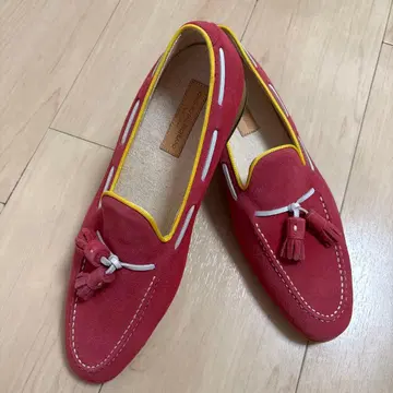 빨간색 스웨이드 태슬 슬립온