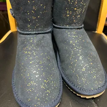 어그 부츠 크리스탈 버튼 포함 23.5cm
