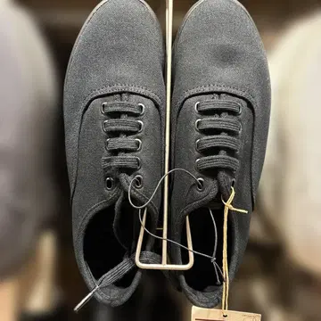 캔버스 스니커즈 22.0cm 블랙 다른 사이즈도 상담해주세요