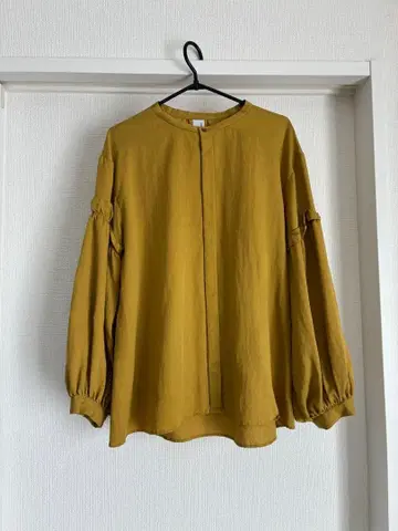 새상품급 EbonyIvory 블라우스