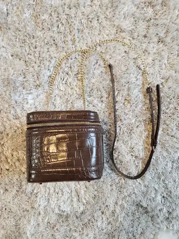 [ DIANA ] 브라운 크로커다일 패턴 숄더백