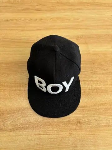 BOY 자수 블랙 야구 모자