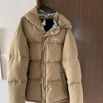 RVCA 후드 부착 다운 자켓 62 사이즈 베이지