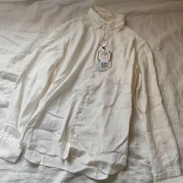 니콜 화이트 긴팔 셔츠 사이즈 48