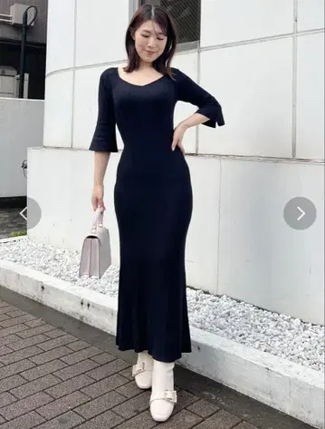 머큐리 듀오 패널 라인 커프스 니트 원피스