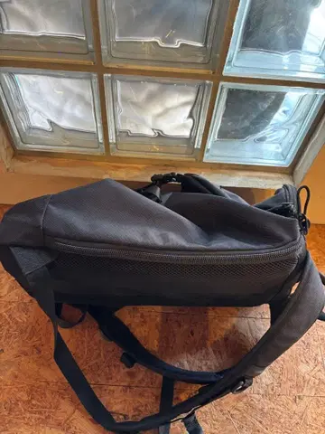 [ 당일 발송 ] NEW ERA 뉴에라 백팩 캡 수납 포함