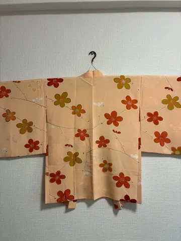 꽃무늬 오렌지 계열 겉옷 화장 68cm