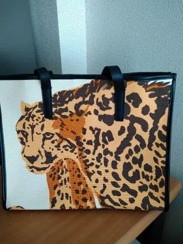 ear PAPILLONNER feel and taste 토트백