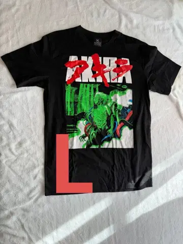 AKIRA 그래픽 T셔츠 블랙