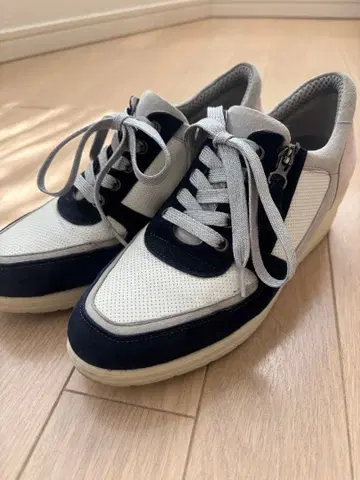 Monet 스웨이드 메쉬 스니커즈