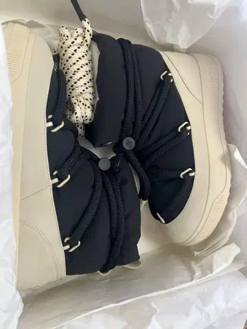 MONCLER 부츠 블랙/화이트 26cm 크리스마스 선물로