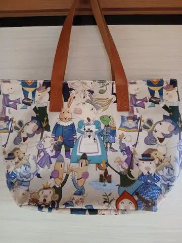 알베로베로 부타상 앨리스 숄더백