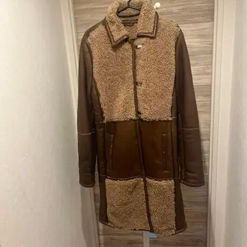 Lamatta 무스탕 가죽 보아 롱 코트 라마타