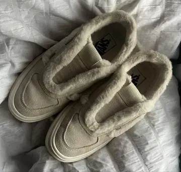 반스 퍼 스니커즈 퍼 슬립온 화이트 크림색 복슬복슬