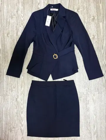 ryuyu! 페플럼 디자인 무지 캬바쿠라 수트