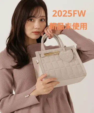 2025 하트 참 포함 퀼팅 토트백 프로포션