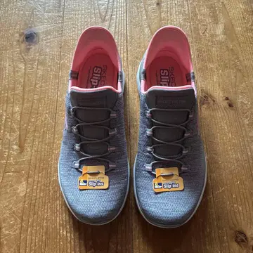 SKECHERS 슬립인즈 스니커즈 24cm 그레이/코랄