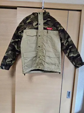 DOUBLE STEAL 카모 무늬 절개 나일론 워크 자켓