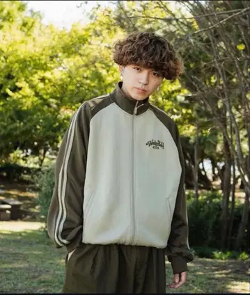 트랙 자켓 WudgeBoy