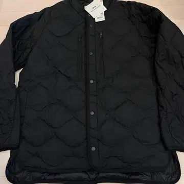 UNIQLO 화이트 마운티니어링 블랙 다운 자켓