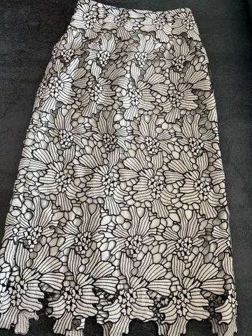 [ 새상품급 ] Mystrada New 배색 레이스 타이트 스커트