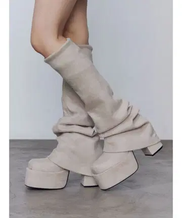 EMODA 루즈 플레어 커버 핏 부츠