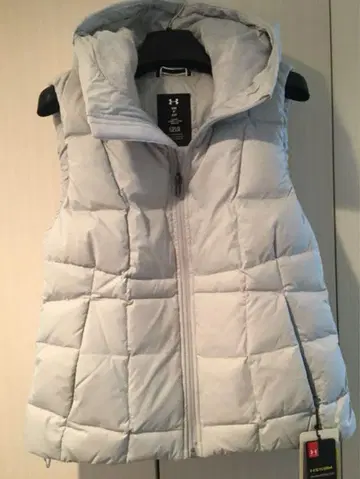 미사용 새상품 언더아머 UA 스톰 다운 베스트 SM (화이트 그레이)
