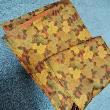 코몬 기모노 오렌지와 옐로우 컬러 꽃무늬