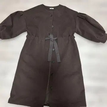 다크 브라운 롱 코트 버튼 포함