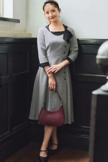 스트로베리 필드 원피스 사이드 리본 넥 원피스