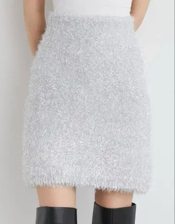 LILY BROWN 플러피 라메 니트 미니 SK 미니 스커트