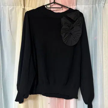 Rose Tiara 블랙 리본 니트 스웨터