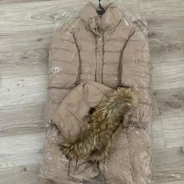 이네드 11호 다운 코트 베이지 고급 클리닝 완료!