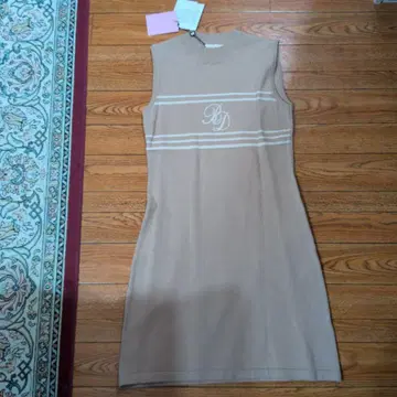 택 포함 새상품 Rady 베이지 슬리브리스 원피스