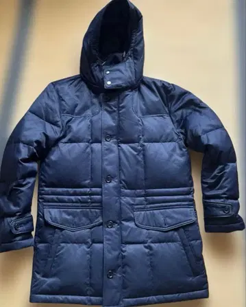 네이비 후드 부착 다운 자켓