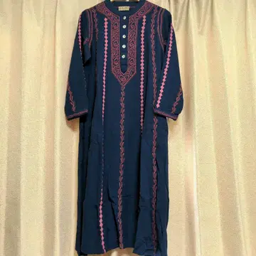 라크노우 자수 원피스