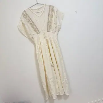 바브 프론트 자수 허리 셔링 원피스