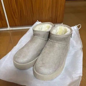 베이지 어그 부츠 스웨이드