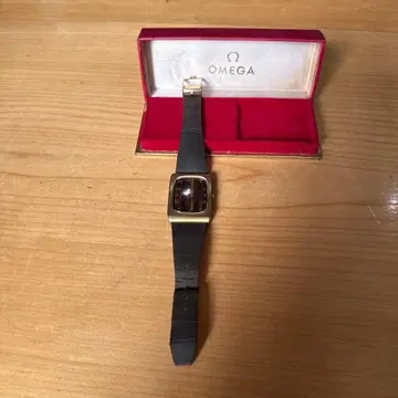 OMEGA 수동 와인딩 시계 골드/블랙