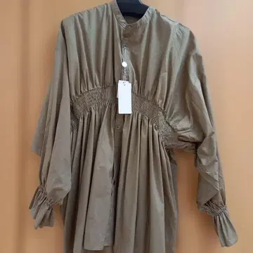 UNIVERSAL TISSU 긴팔 카키 셔츠