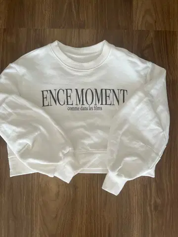 화이트 크루넥 트레이닝복