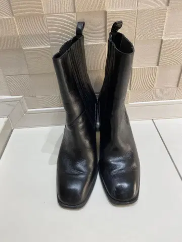 블랙 가죽 부츠