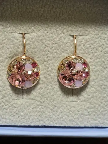 스와로브스키(SWAROVSKI) 크리스탈 귀걸이