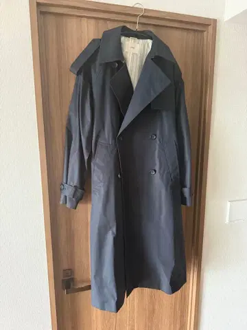 네이비 트렌치코트 더블 브레스트