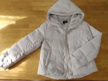 새상품 라이트 그레이 후드 부착 다운 자켓